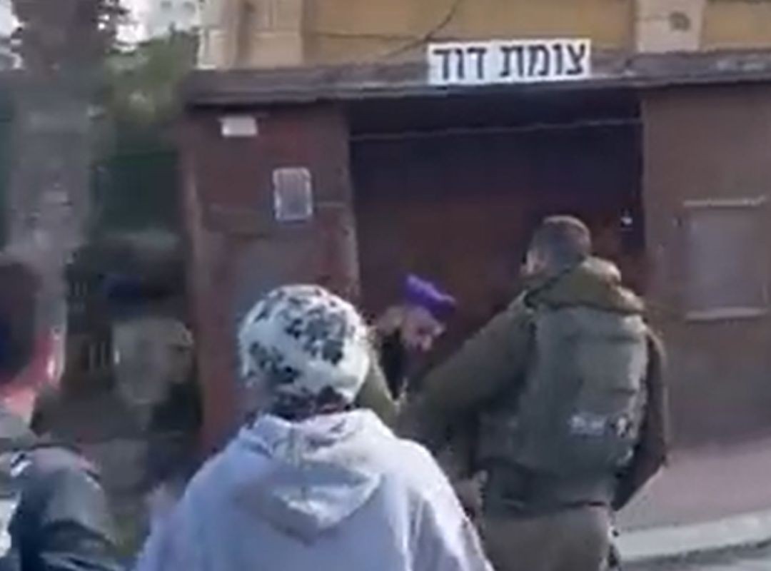 צילום מסך מתוך הסרטון. שימוש לפי סעיף 27א' לחוק זכויות יוצרים