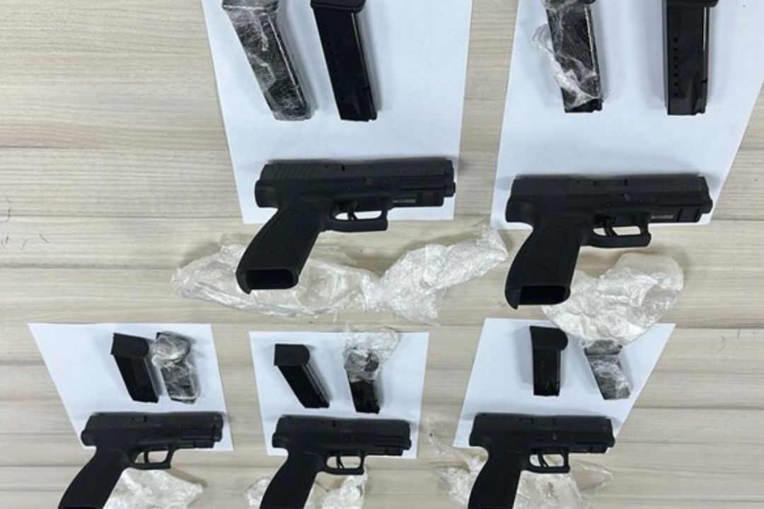 הודות לערנות של תצפיתניות צה"ל: כוחותינו סיכלו הברחה של 5 אקדחים