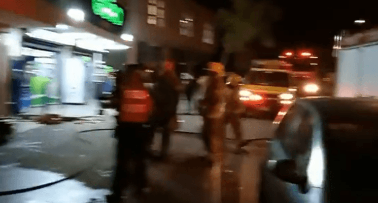 הדרום הפרוע: הוציאו את העובדים בכוח, היכו אותם והציתו את המקום