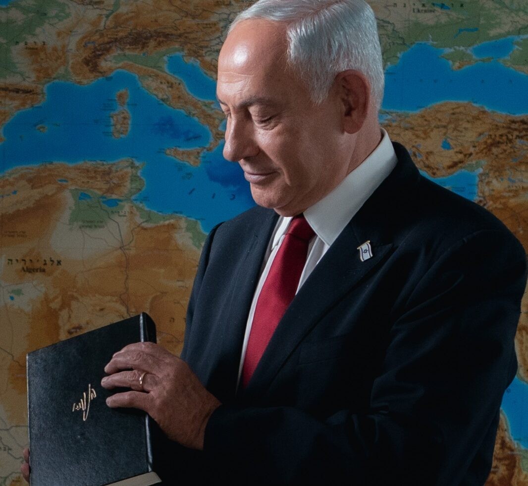 1,180 ש"ח לעותק: מהדורת האלף של נתניהו הושקה היום