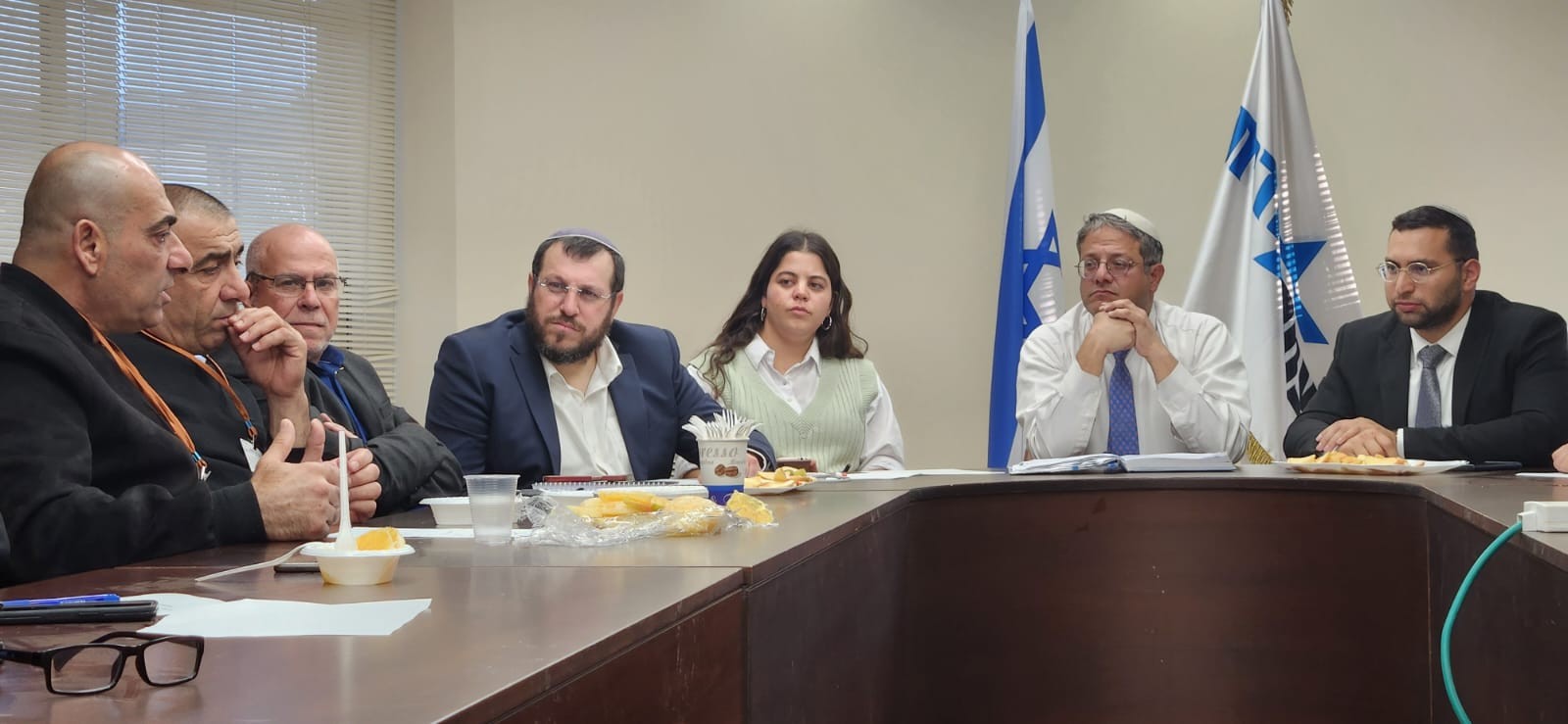 "עומדים לרשותך": אורחים מפתיעים בישיבת סיעת עוצמה יהודית