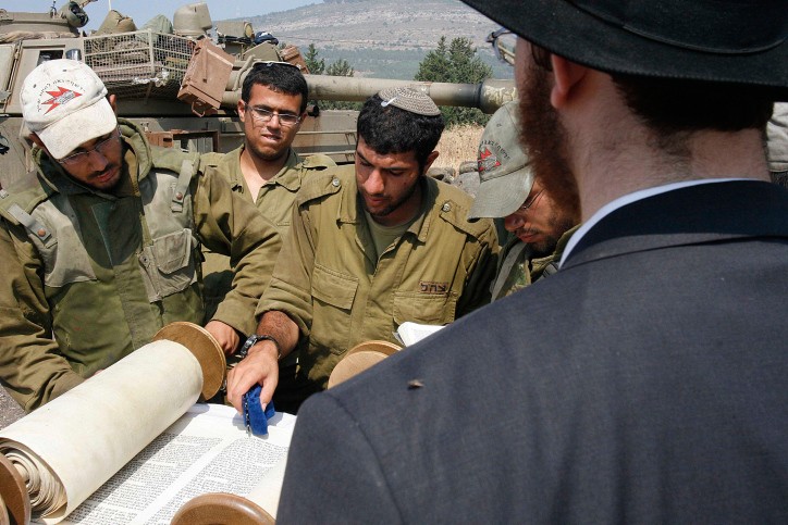 חמשת המתחים שיוצרת הדרישה של הציוה"ד בעניין הרב הראשי בצה"ל