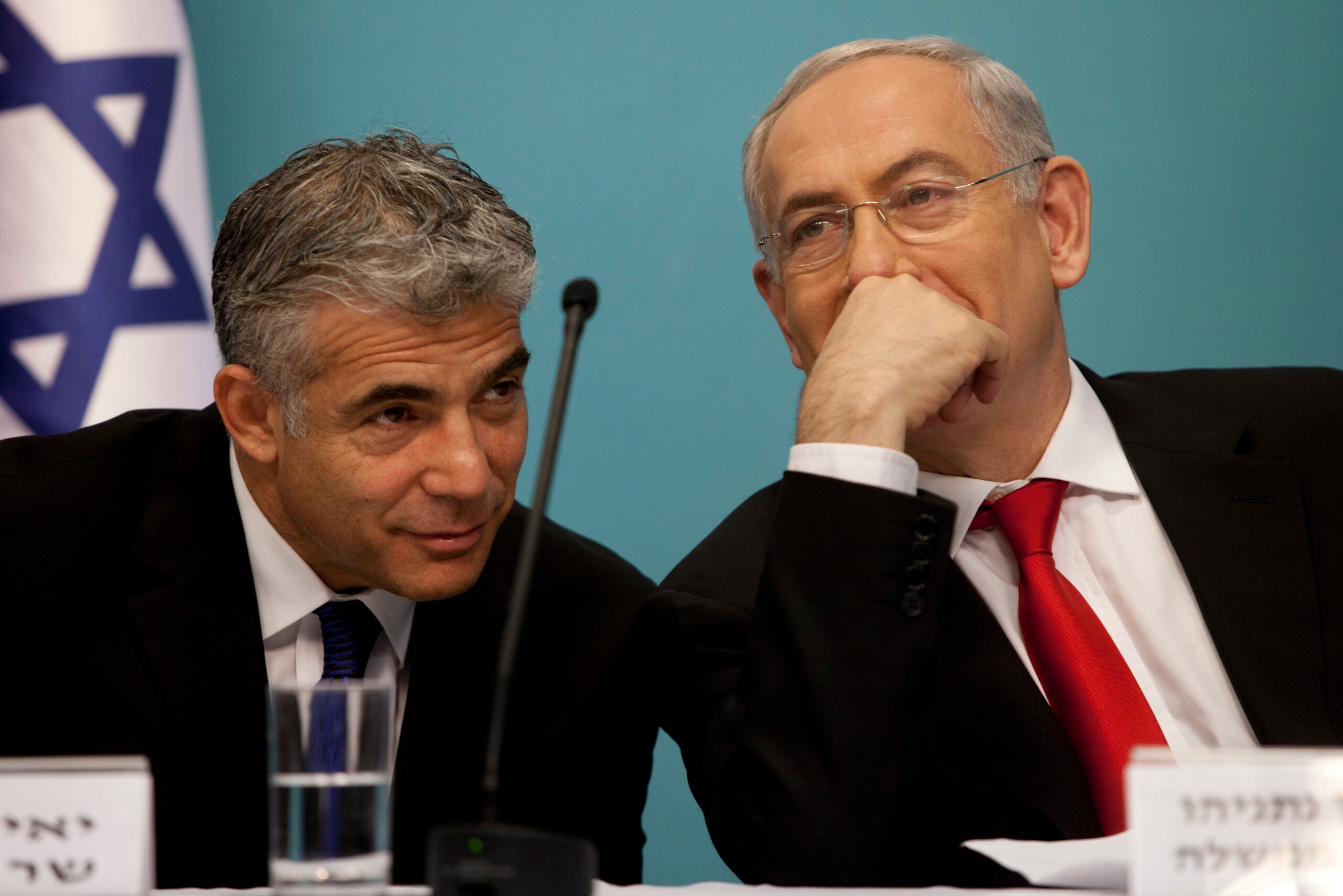 לפיד תוקף את נתניהו: "לתת נשק למתפללים זה פופוליזם מסוכן"