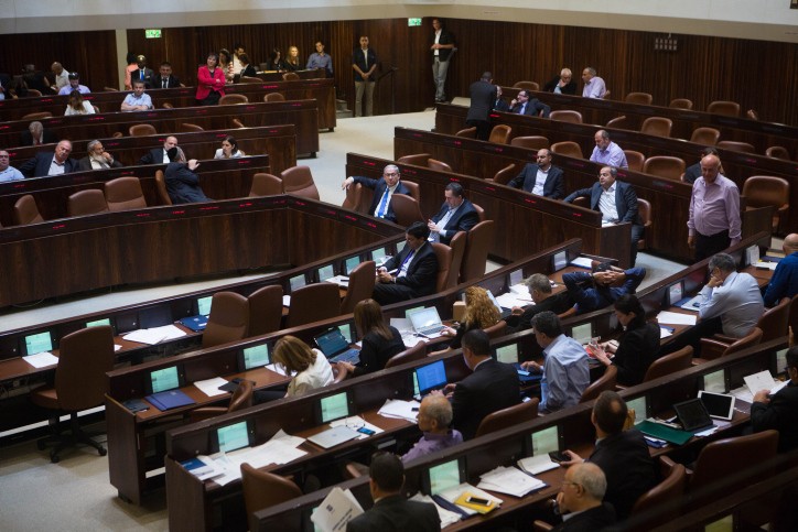 החרדים יצביעו נגד האופוזיציה, אך מאותתים: צעדים נוספים בדרך