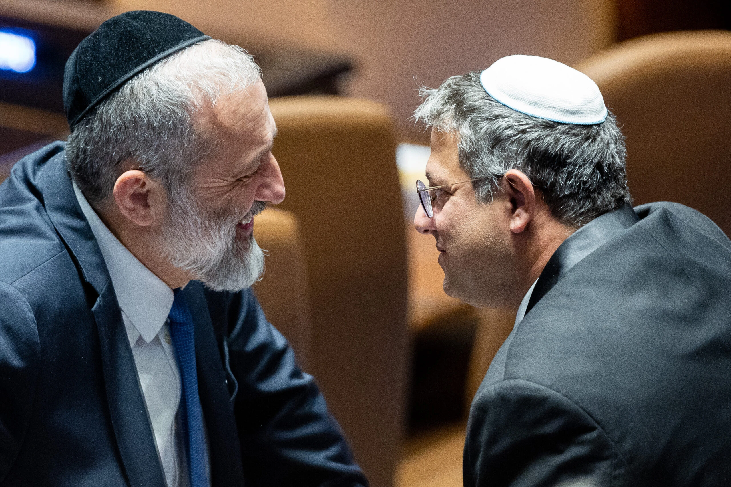 חוק הרבנים: חילופי מהלומות בין דרעי לבן גביר, הממשלה תשרוד?