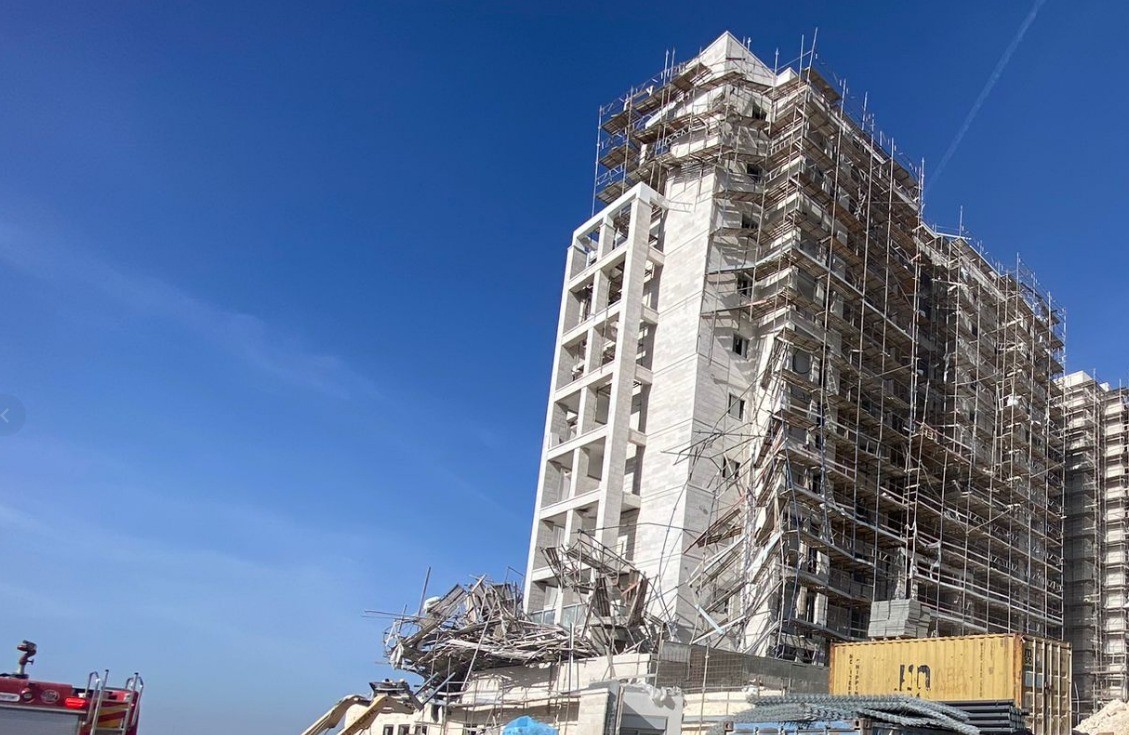 תיעוד מזירת הקריסה בגבעת זאב | צילום: דוברות המשטרה
