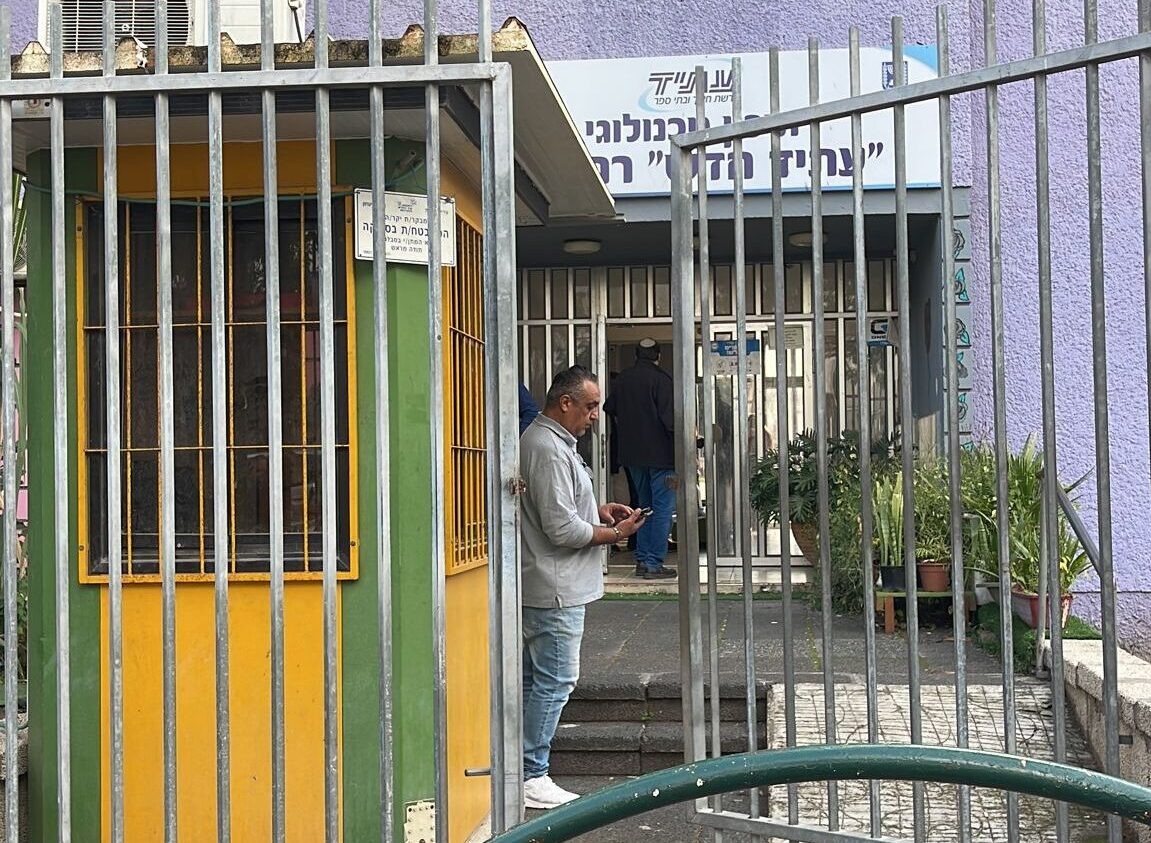 הכתובת הייתה על הקיר: הנער שנדקר ברחובות היה מוכר לרווחה