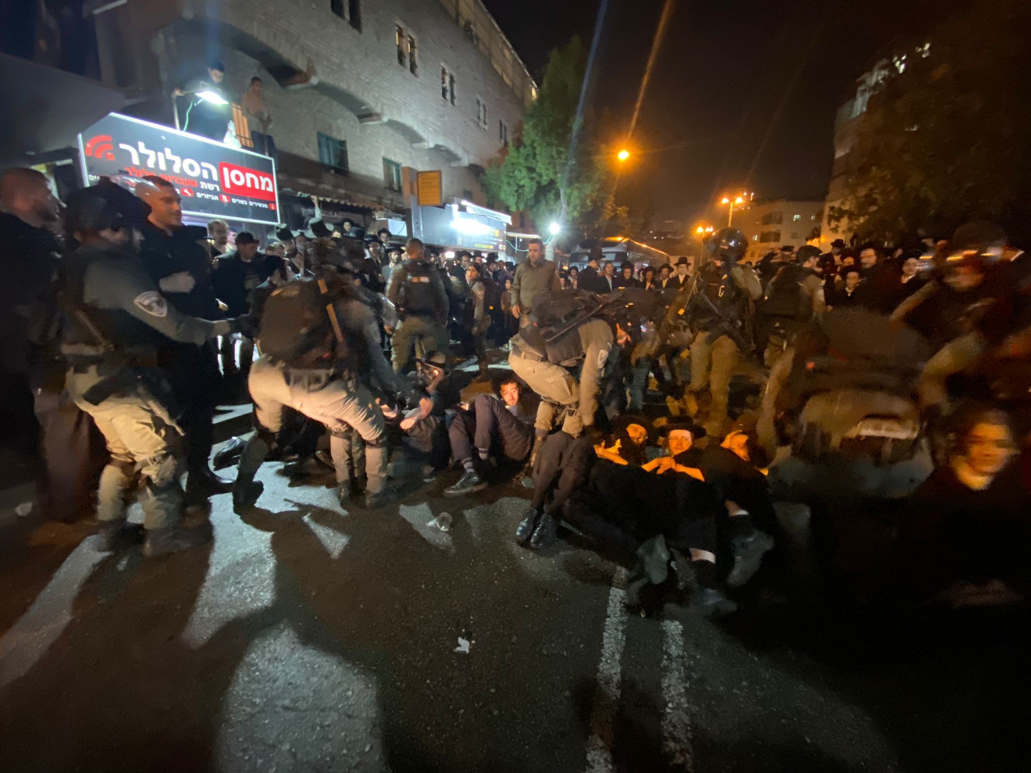 "כמעט רצחו אישה, צריך להכניס אותם לכלא לשנים רבות"