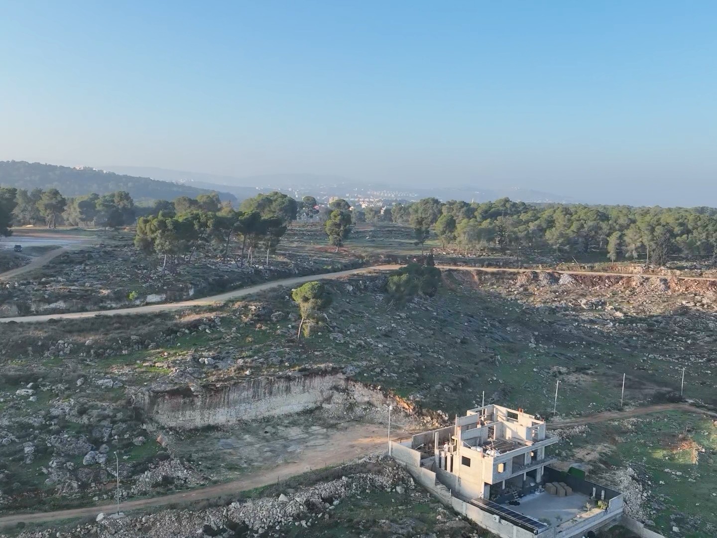 חברת הכנסת חושפת: בנייה ערבית לא חוקית בשטחי היישובים שפונו