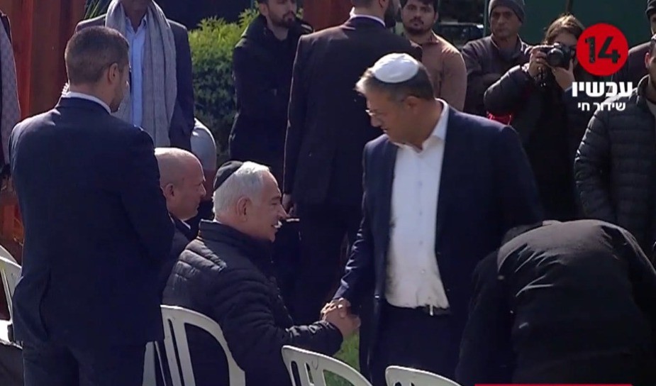 "אלה תמונות שרק הרב דרוקמן יכול לגרום להן": נתניהו ובנט נתפסו משוחחים