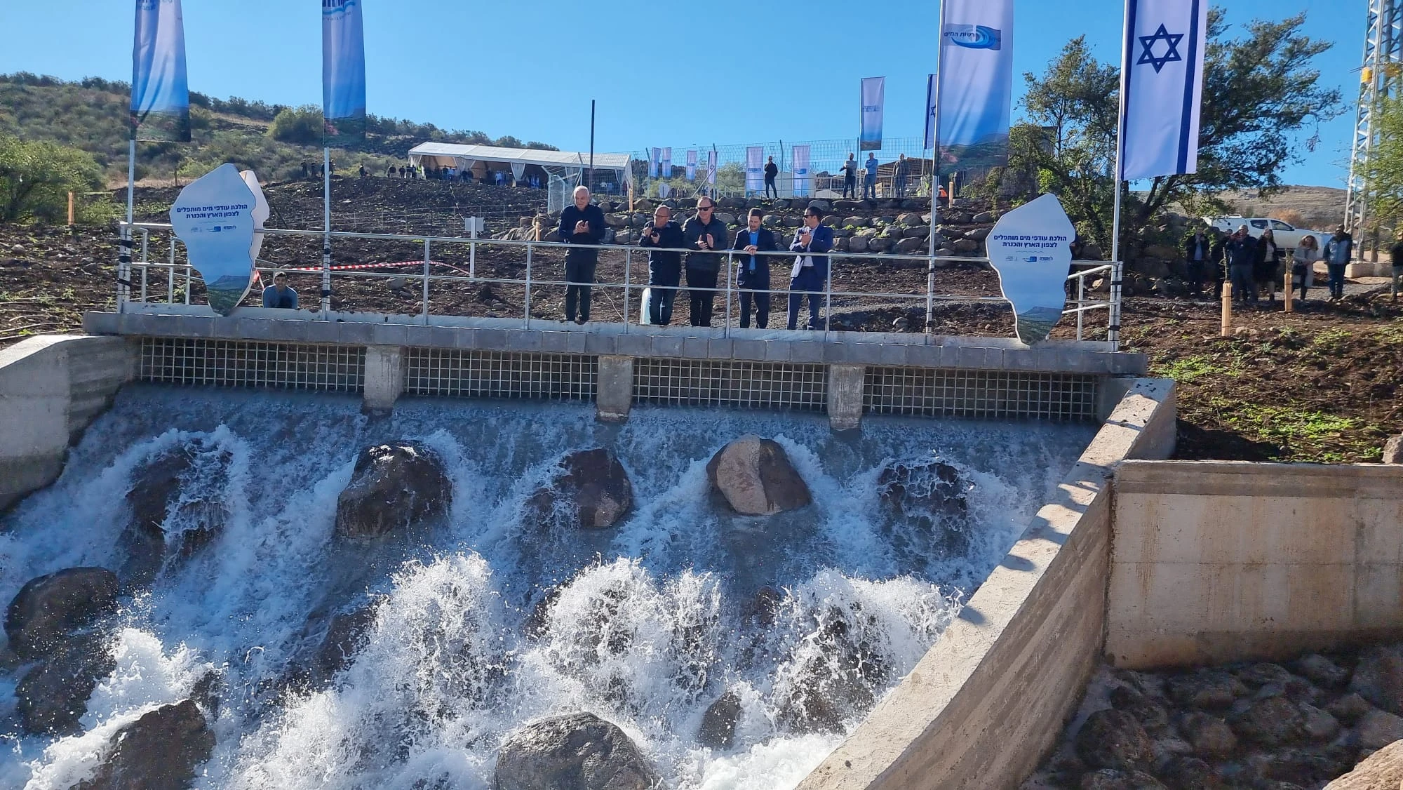 הזרמת המים המותפלים לכנרת | צילום: רשות המים