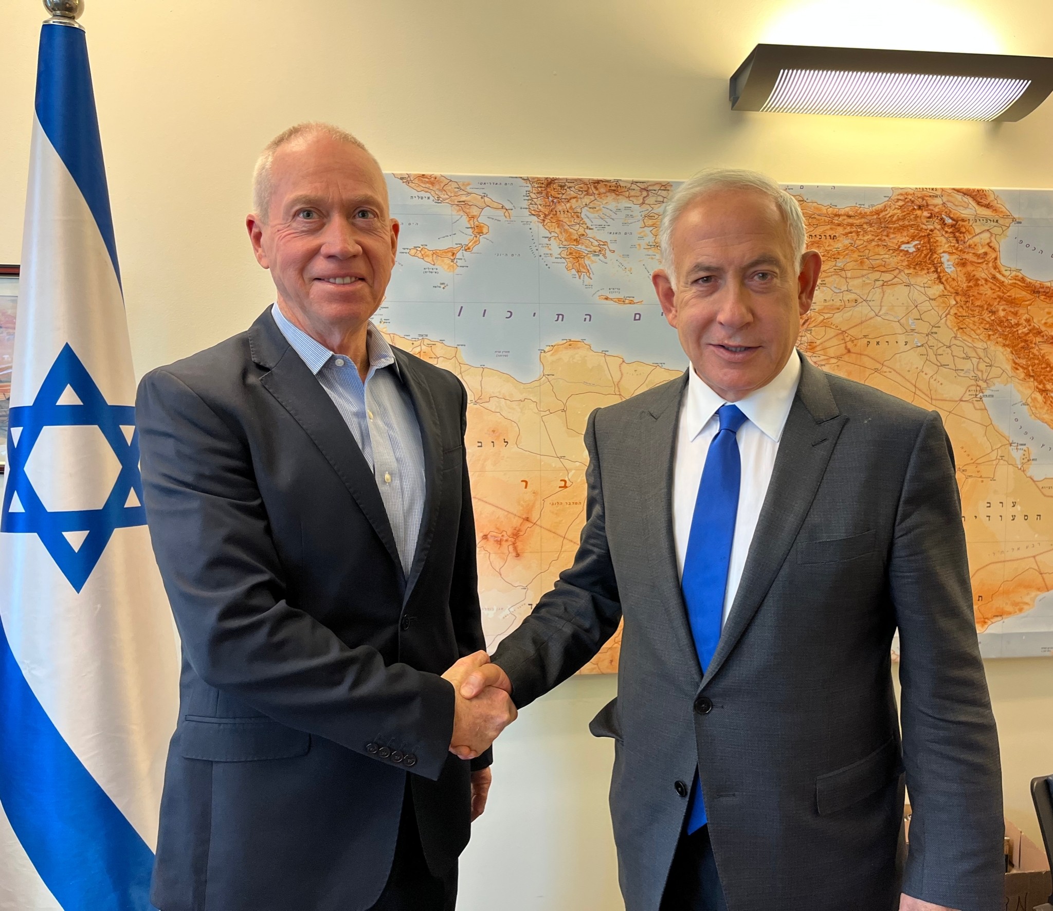 רוב מוחלט מבין מצביעי הקואליציה תומכים בהחלטה לפטר את גלנט