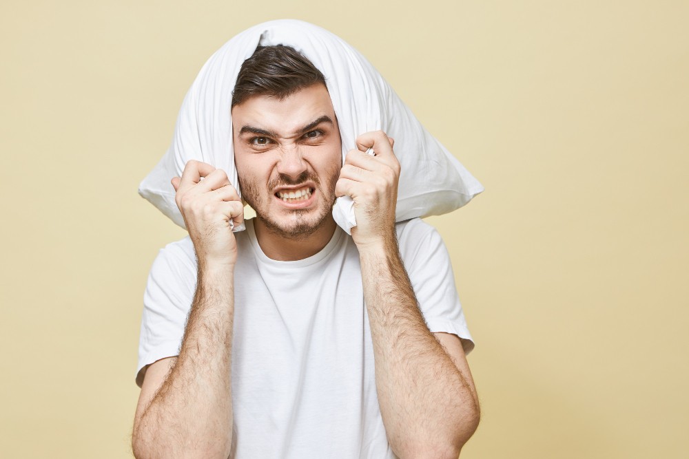הלקוח שלך כועס? זה בדיוק הזמן למכור לו! - הכל על פסיכולוגיה שיווקית