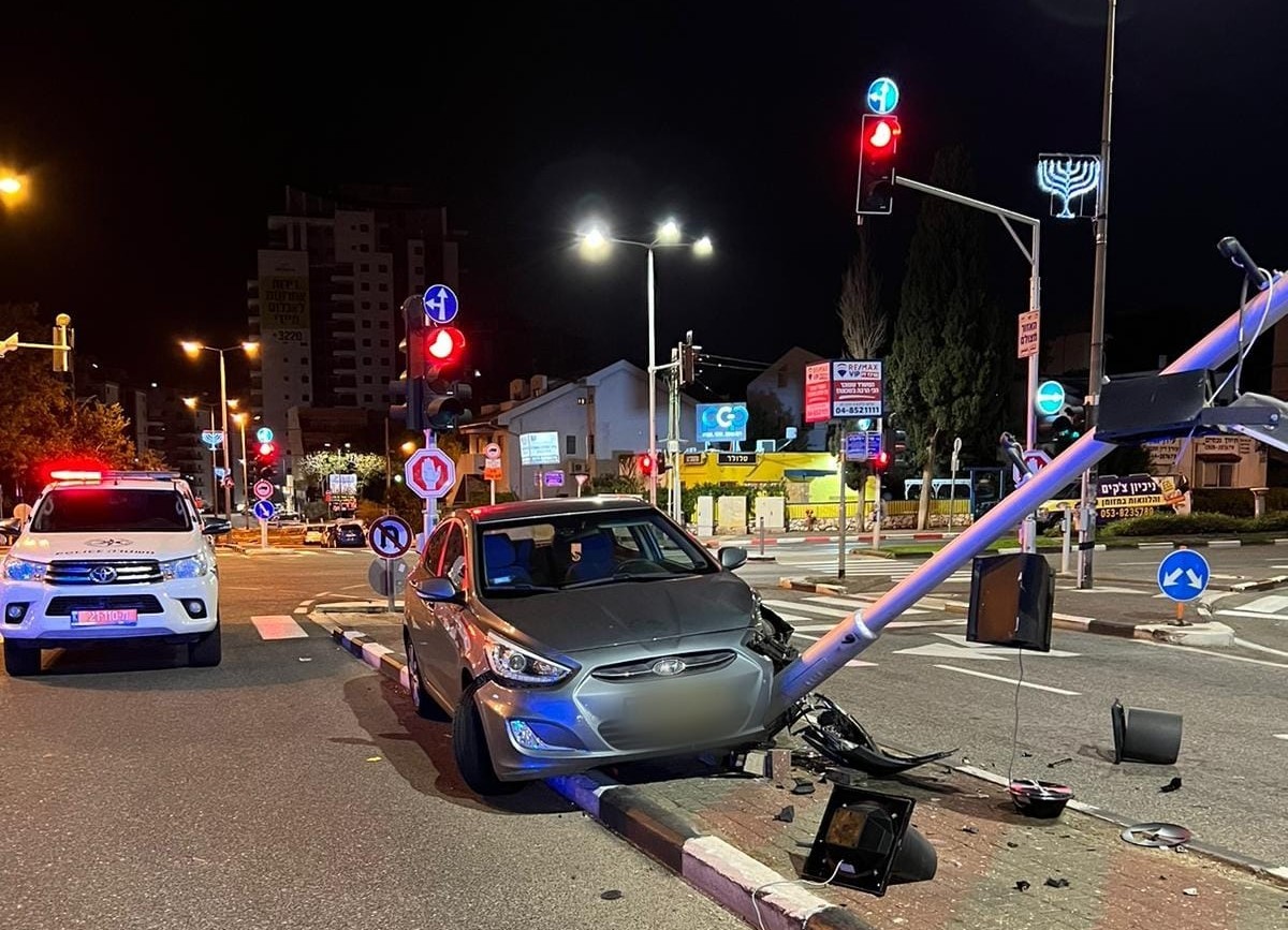 שב"ח מג'נין גנב רכב בחיפה, נמלט משוטרים והתנגש ברמזור