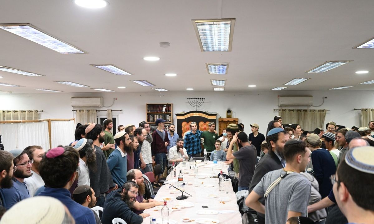חג הגאולה כאן: כך חגגו ישיבות ההסדר את י"ט כסלו | צפו