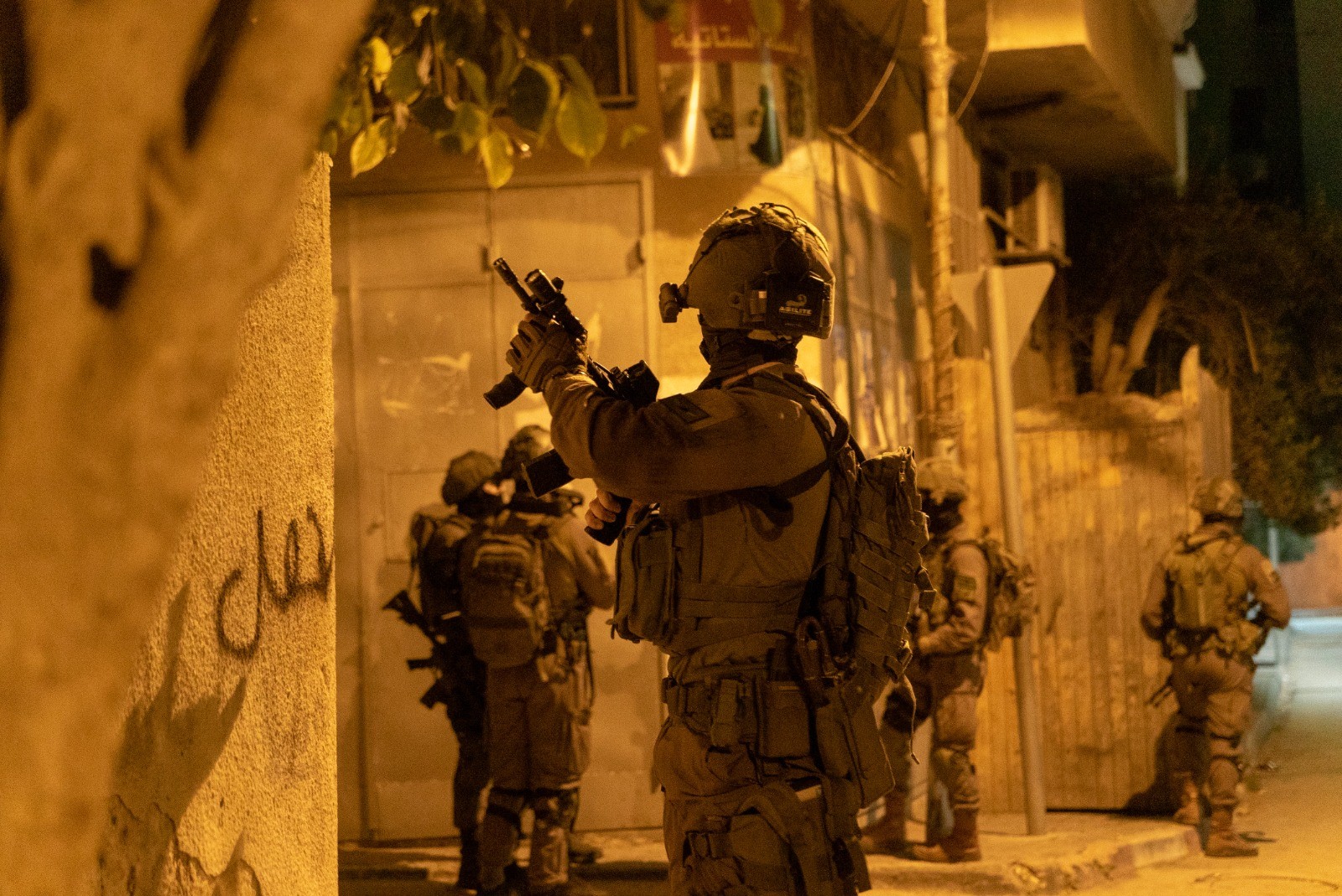 שובר גלים: שמונה חשודים בפעילות טרור נעצרו הלילה