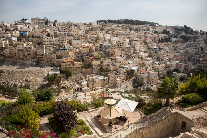 דקירות והשלכת חפצים באירוע אלימות קשה בירושלים עקב ריב חניה | צפו