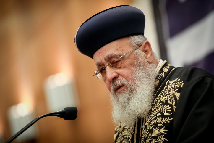 לפיד פוער פיו נגד הרב הראשי לישראל: "רב של מיעוט צעקני"