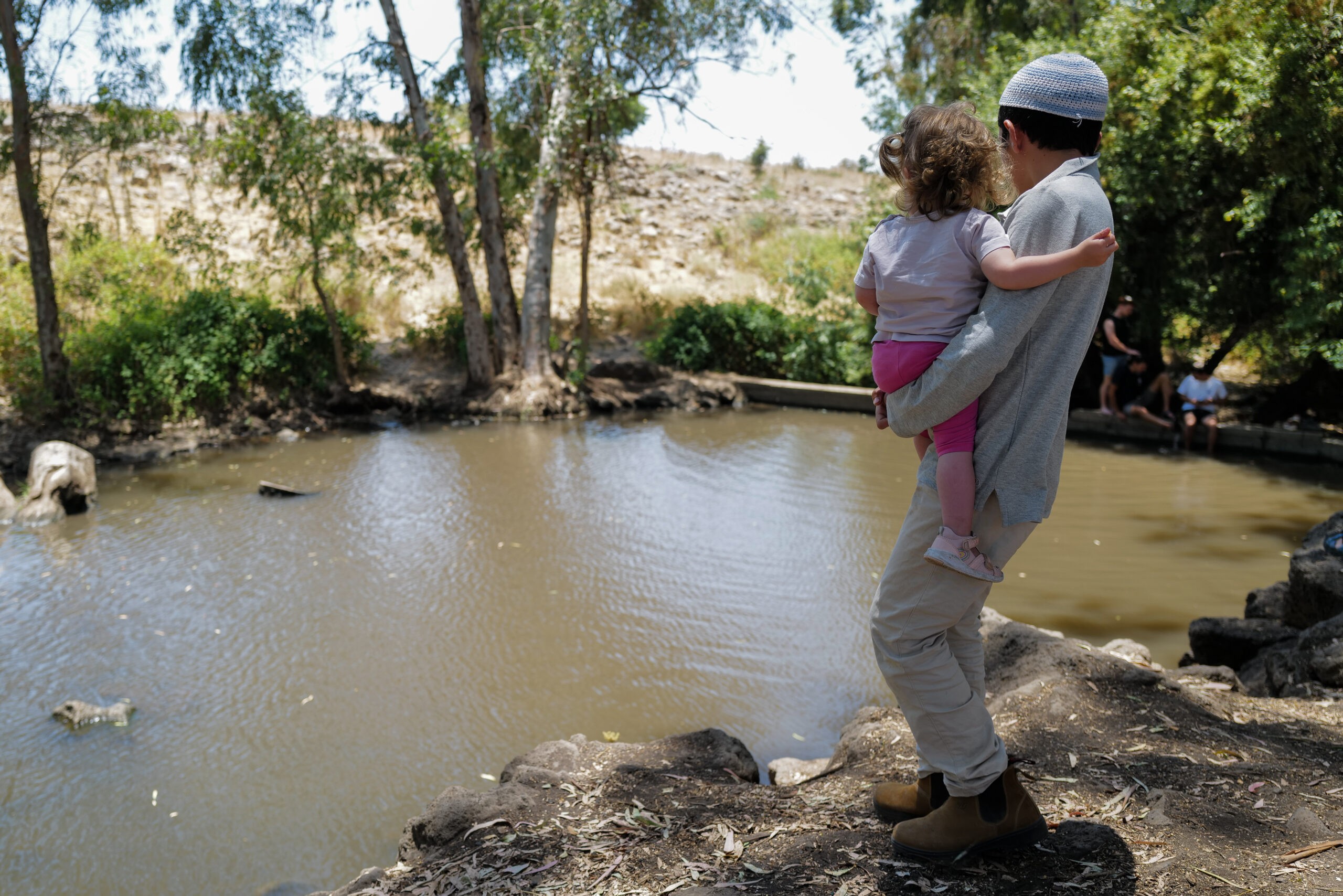 מנכ"ל חותם על הרחצה הנפרדת במעיינות: "הציבור כולל גם דתיים ומסורתיים"