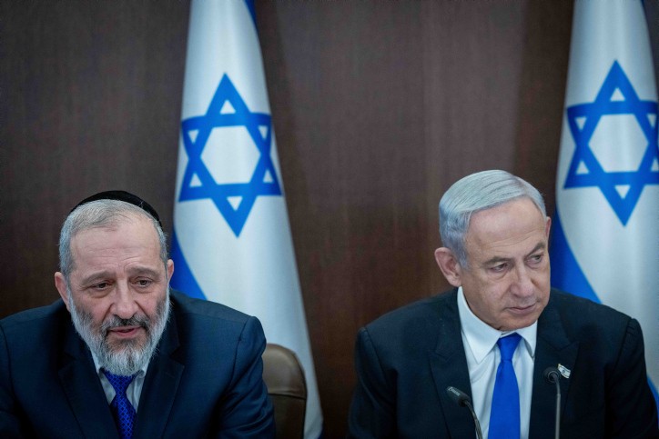 לנתניהו יש זמן? זה המועד בו יצטרך לפטר את דרעי מהממשלה