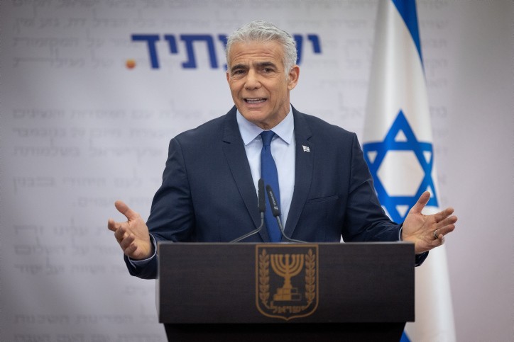 לפיד מצהיר: "אם הממשלה תעביר חוק השתמטות - לא נכיר בו"