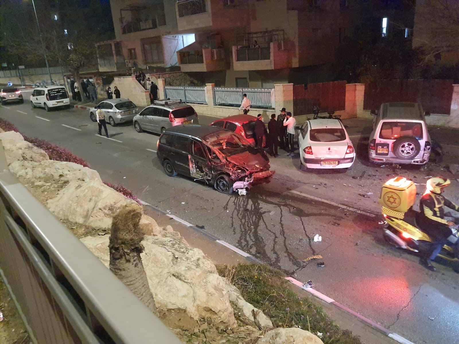 הרכבים ההרוסים באלעד | שימוש לפי סעיף 27א' לחוק זכויות יוצרים