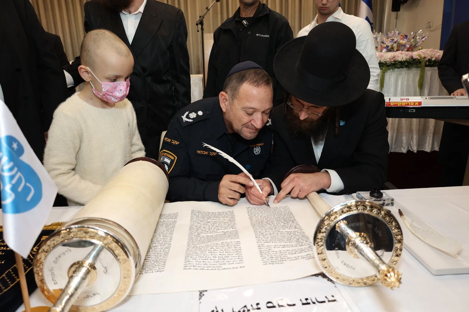 הכנסת ספר התורה. צילום: שמוליק קרויזר 