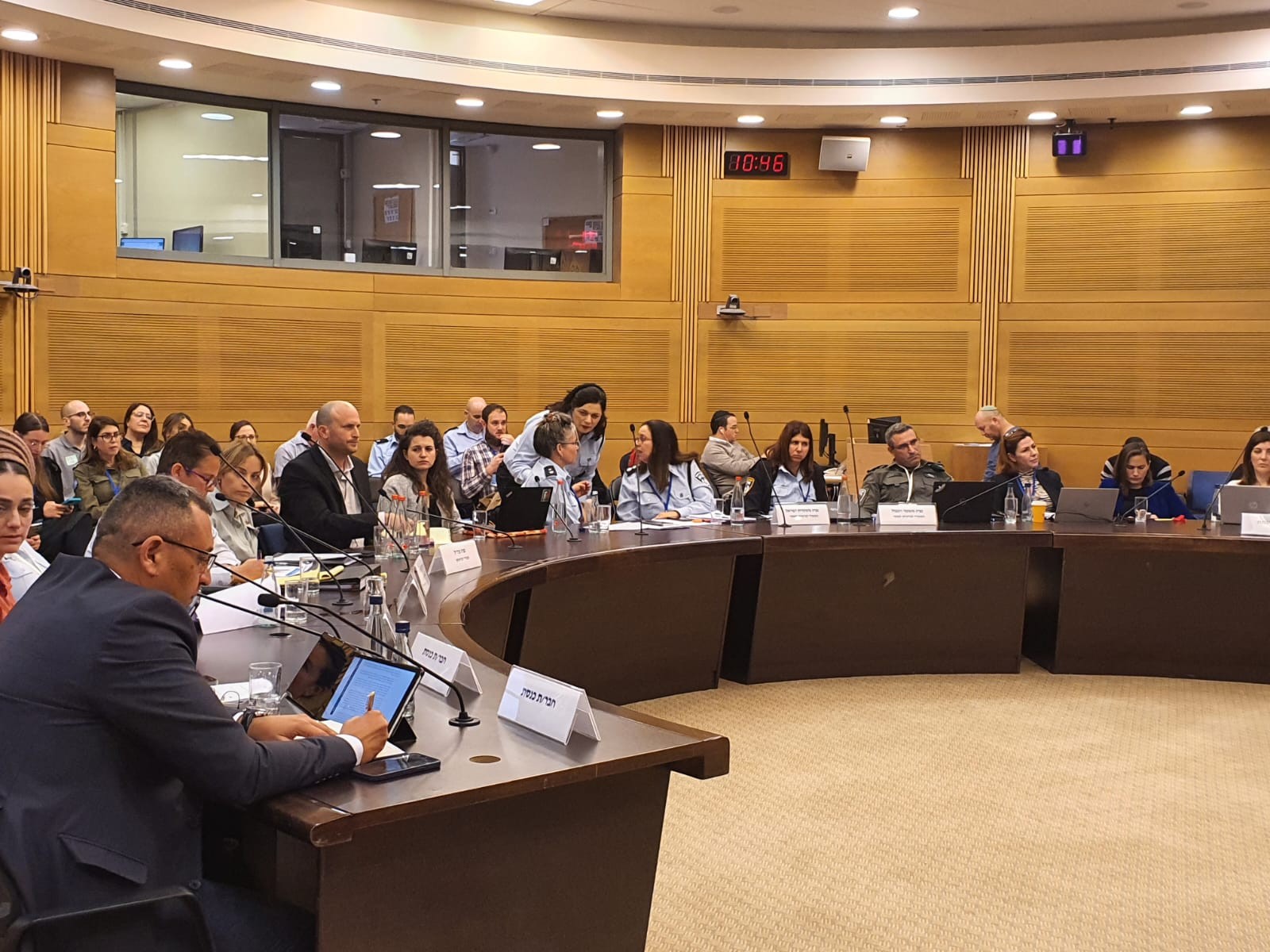 "ממשלה של טרוריסטים": אמירה של ח"כ קרויזר עוררה סערה בוועדת החוקה | צפו