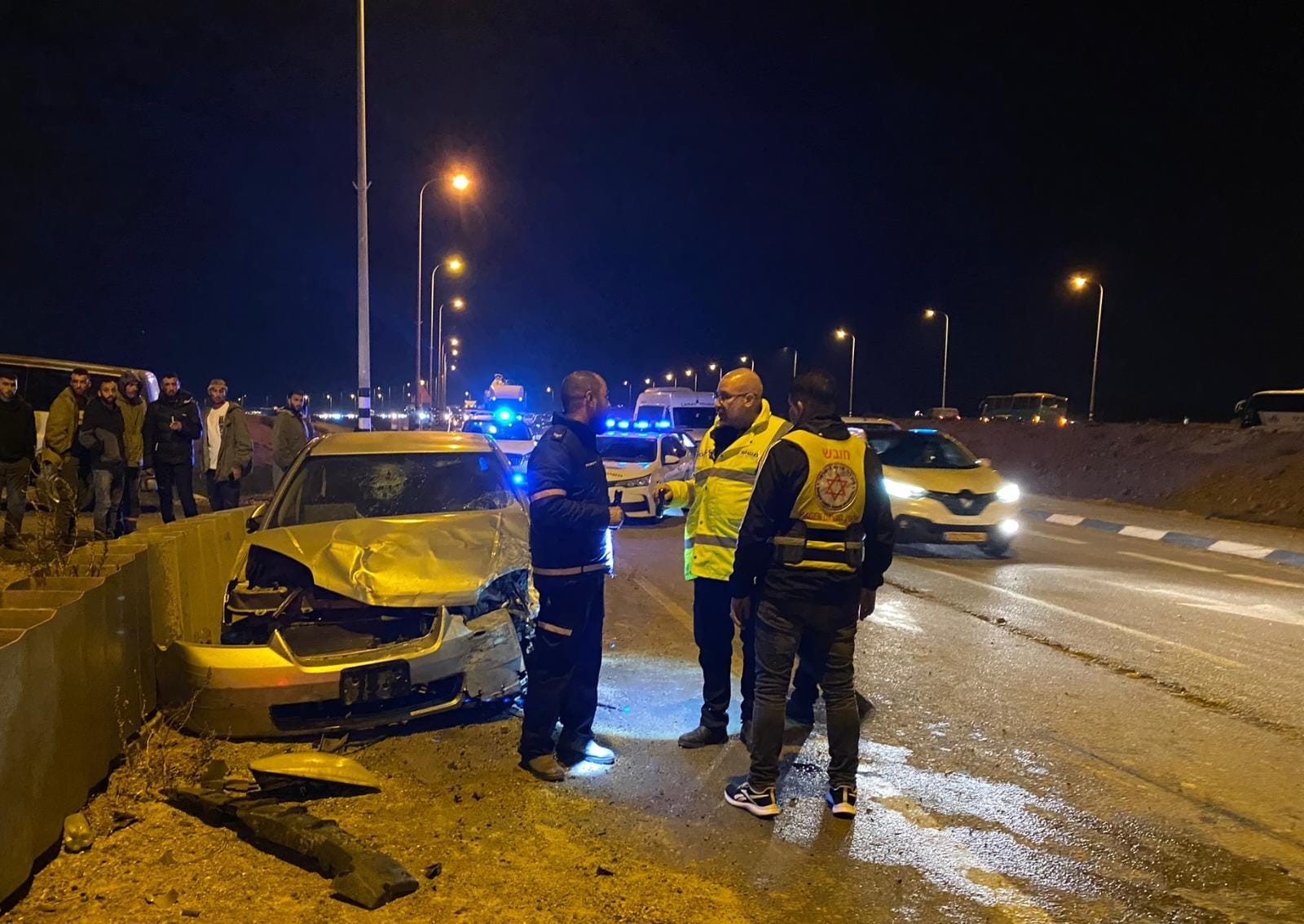 הקטל בדרכים נמשך: גבר כבן 45 נהרג ו-3 נפצעו בתאונה בכביש 25