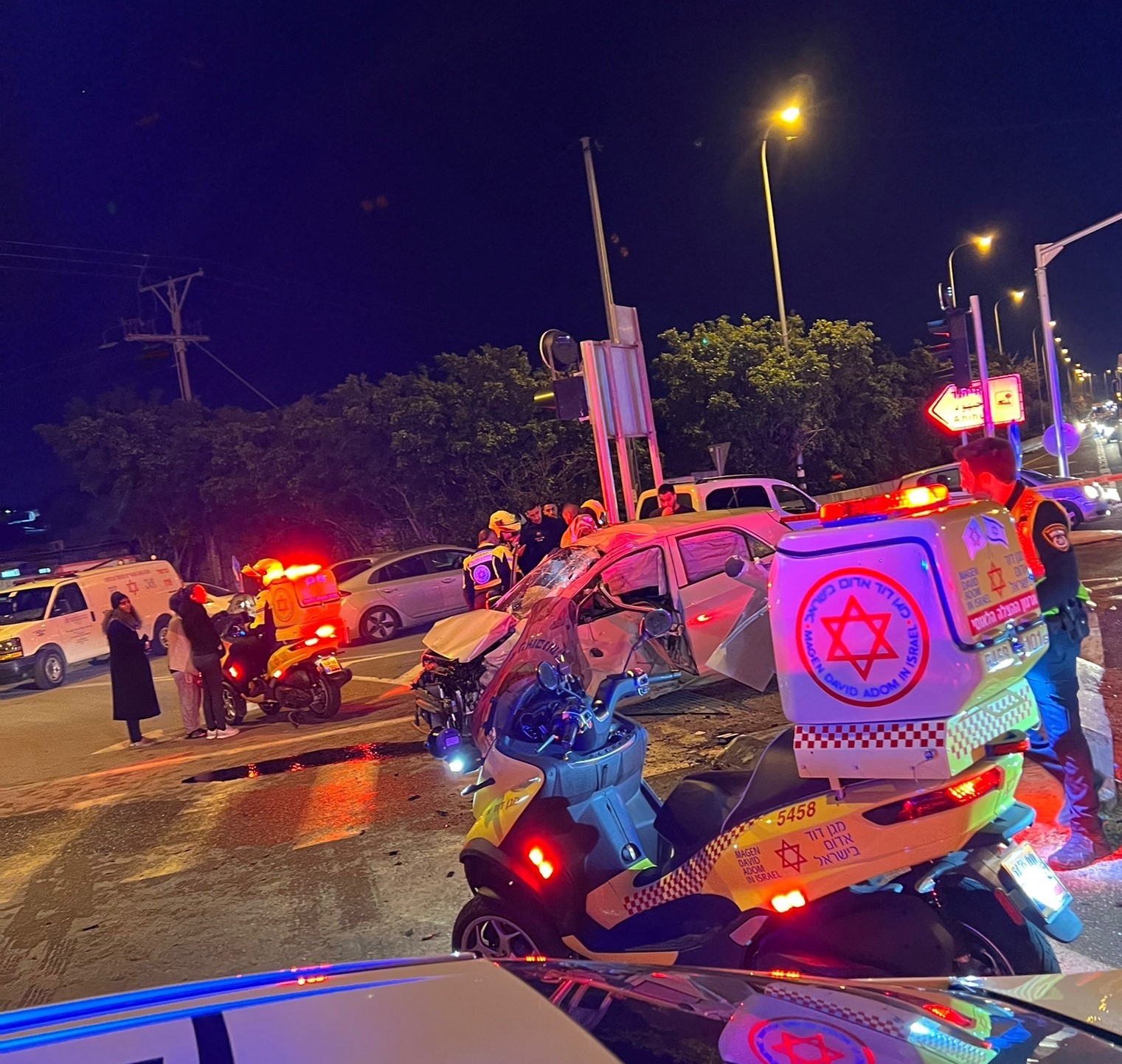 אישה בת 48 נהרגה בתאונת דרכים בין רכב פרטי למשאית בצומת אחיהוד