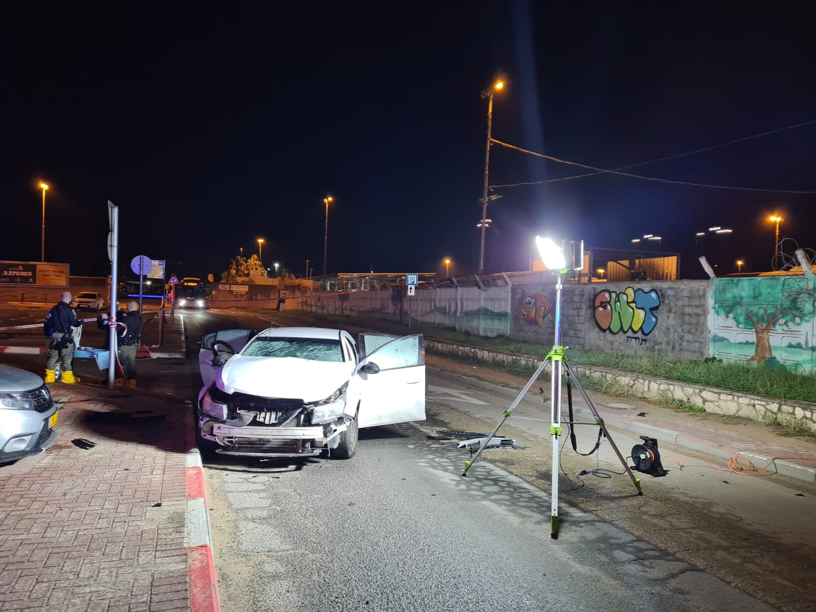 זירת פיצוץ הרכב בנתניה | צילום: דוברות המשטרה