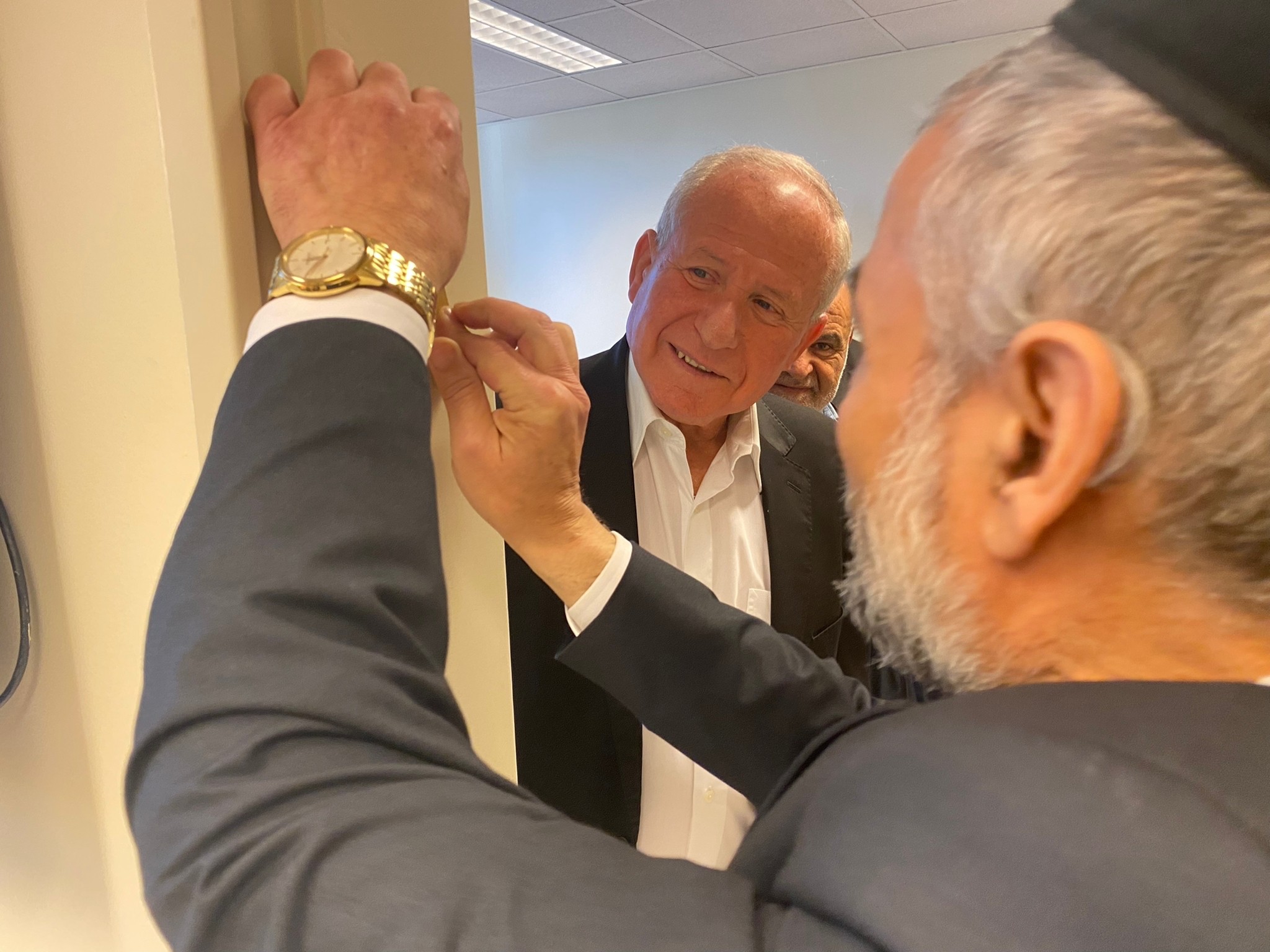 "כל עם ישראל חייב לו הכרת הטוב": דיכטר וסגנו אבוטבול בטקס קביעת מזוזה