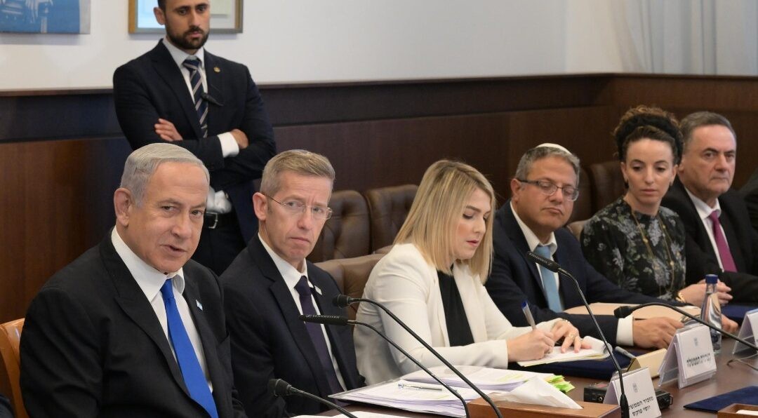 נתניהו: "לא פורצים לבסיסי צה"ל", בן גביר: "גם לבית רה"מ"