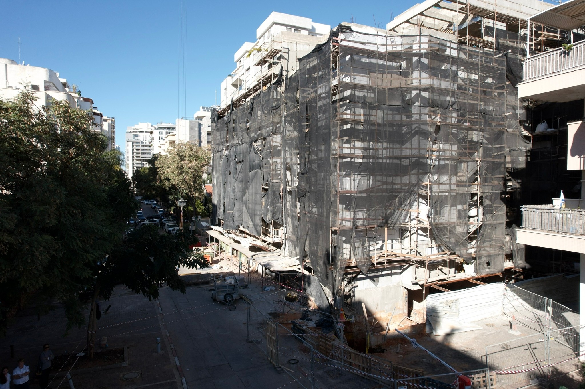 בעקבות הבולען בהוד השרון: 53 משפחות פונו מביתם