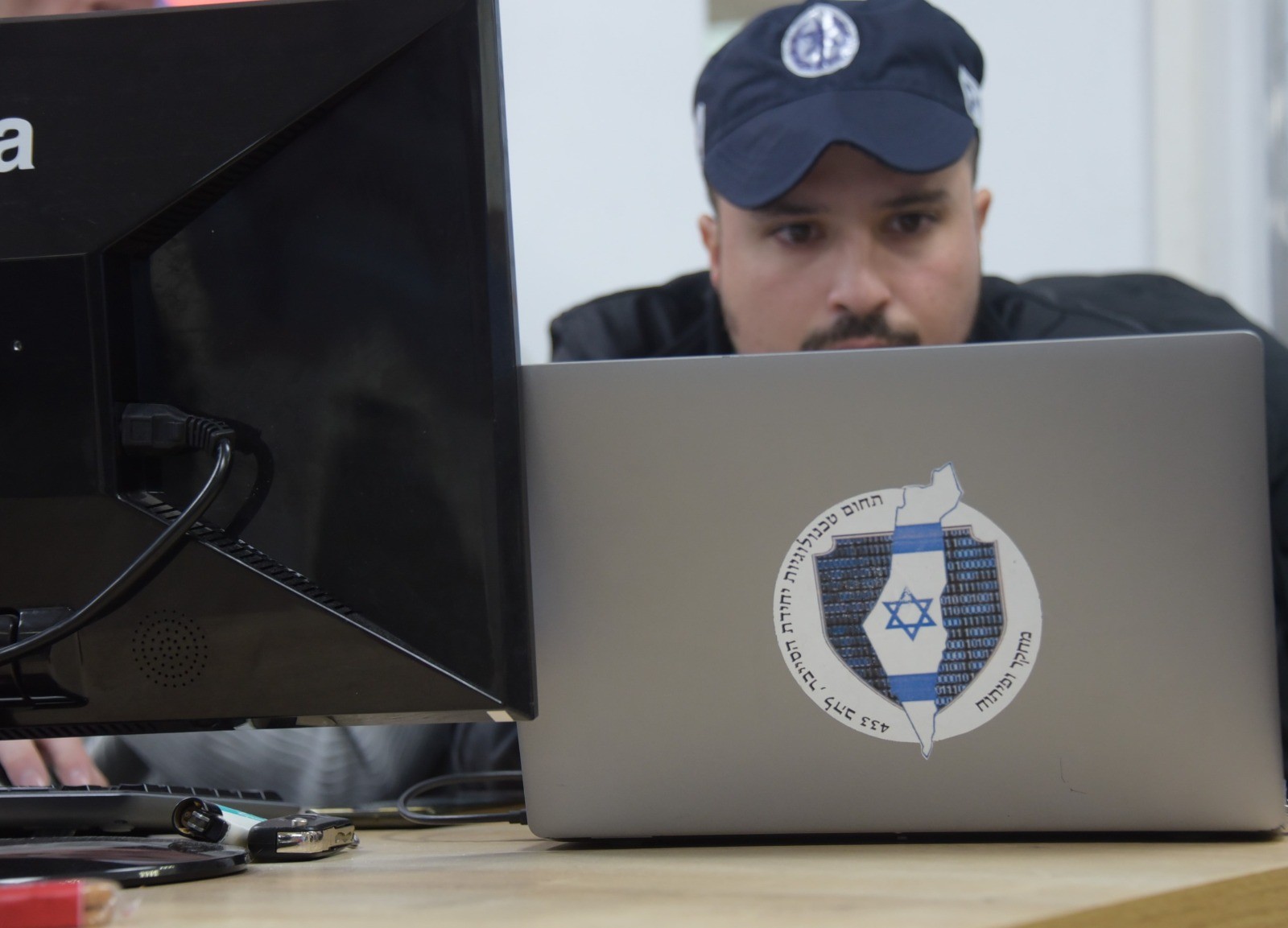 בסך עשרות מיליוני ש"ח: המשטרה חשפה הונאת ענק של משקיעים מחו"ל