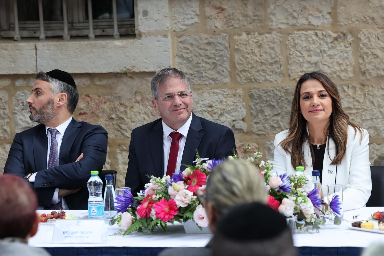 שאשא-ביטון ביקשה מיואב קיש להקשיב לדבריה - כך הוא השיב לה