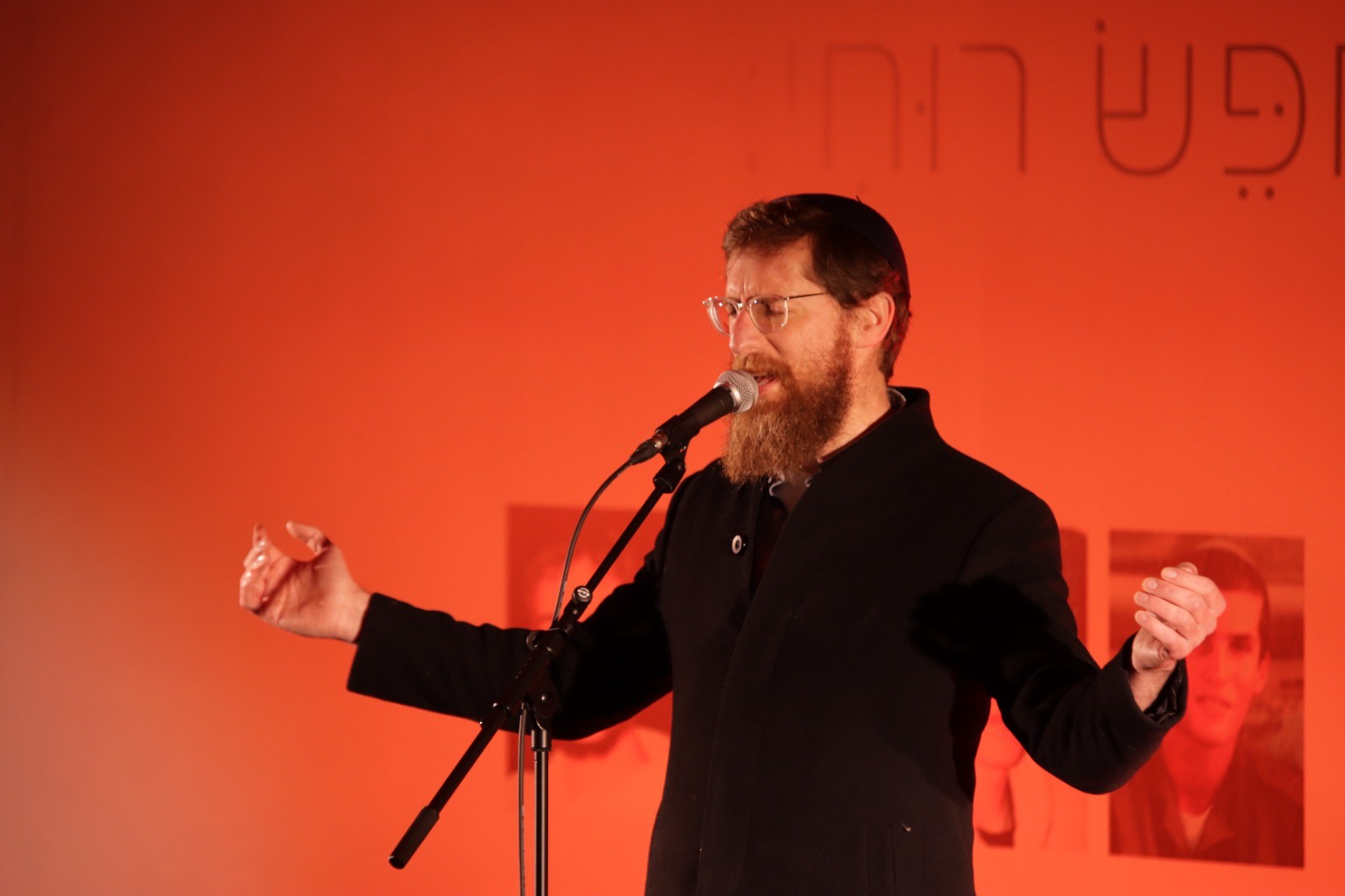 צומחים מתוך ועל אף הכאב: עתניאל ציינו 20 שנה מהפיגוע בישיבה