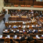 אחרי לילה לבן במליאה: הכנסת הצביעה בעד חוק הנבצרות ופסקת ההתגברות