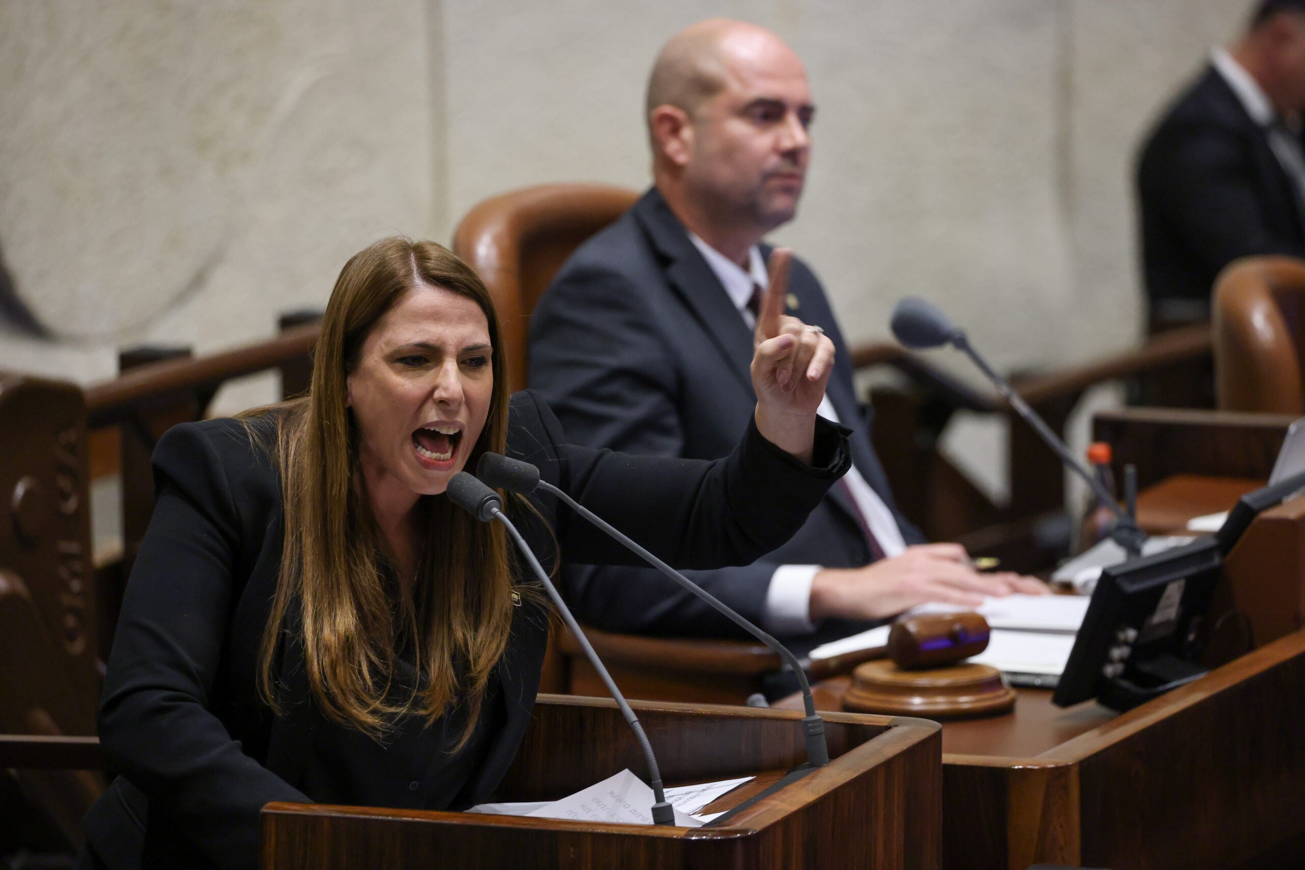 המתקפה הפרועה של מיכל שיר נגד נתניהו: "דם המפגינים על ידיך"