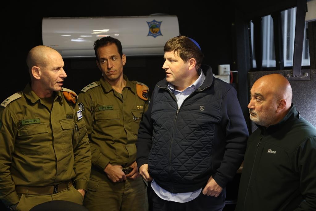 מפקד פיקוד העורף סייר בפ"ת: "חזקה מאוד בהיבט של החירום"