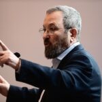 אהוד ברק מצהיר: "מוכן להיעצר כדי לשמור על הדמוקרטיה"