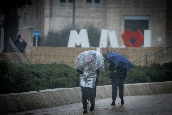 תחזית מזג האוויר: ירידה בטמפרטורות, גשמים ברוב אזורי הארץ
