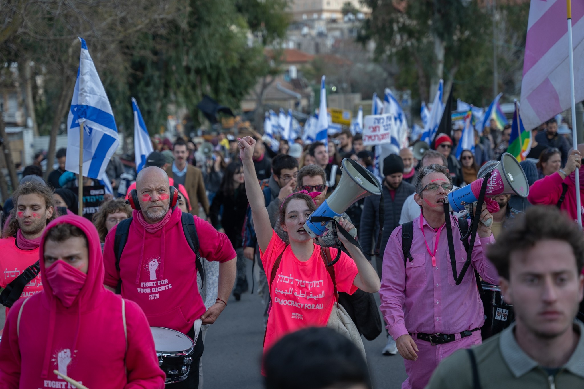 מדהים: בניגוד לחוק - המשטרה מודה שפעילי שמאל הפגינו על פתח ביתו של רה"מ