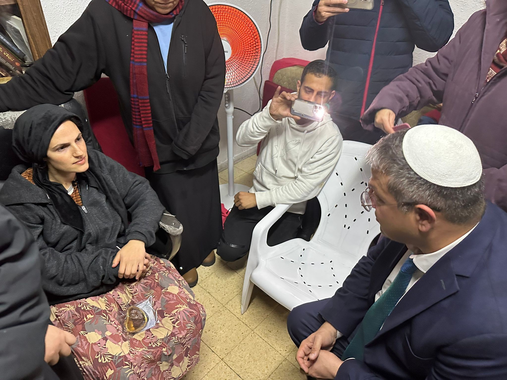 "ילד מתוק - אני פה איתכם": השר בן גביר ניחם את משפחת הנרצח בפיגוע בי-ם