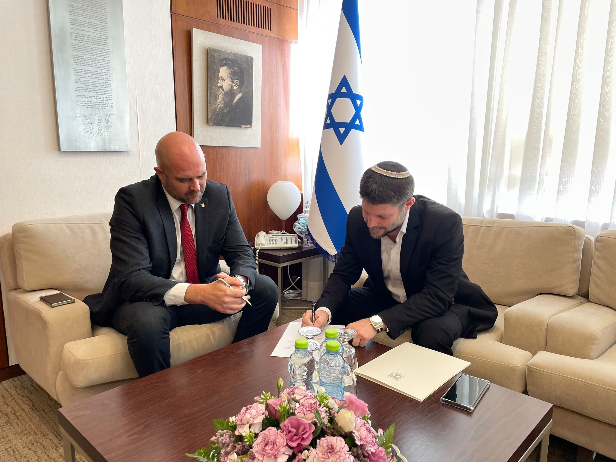 שר האוצר סמוטריץ מתפטר מהכנסת במסגרת החוק הנורווגי. קרדיט: ללא