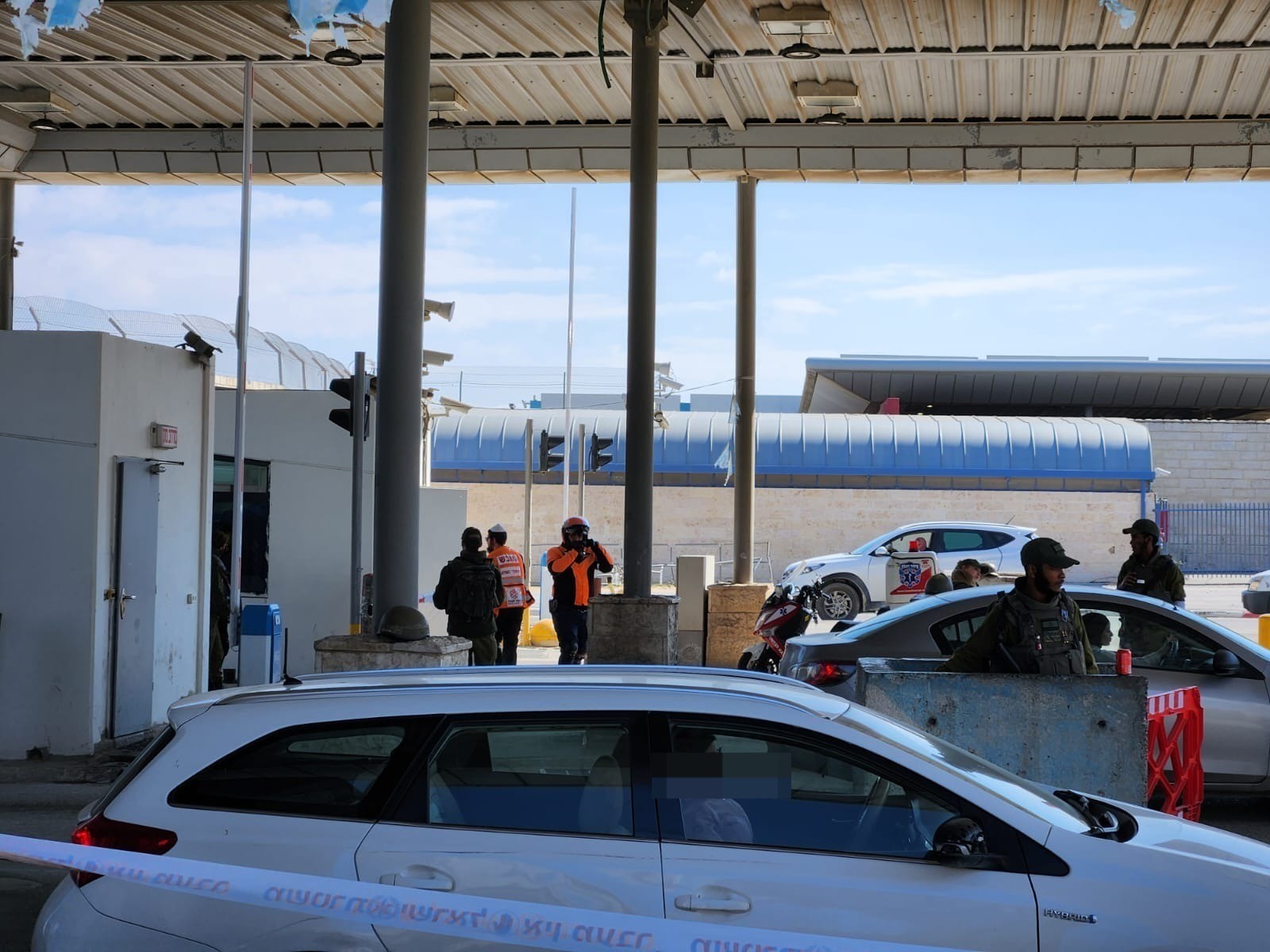ניסיון פיגוע במעבר קלנדיה: מחבל ניסה לחטוף נשק ממאבטח ונעצר
