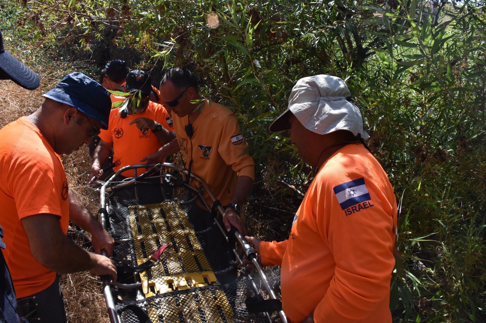 "המלאכים בכתום": הכירו את יחידות החילוץ שפועלות מדן ועד אילת | צפו