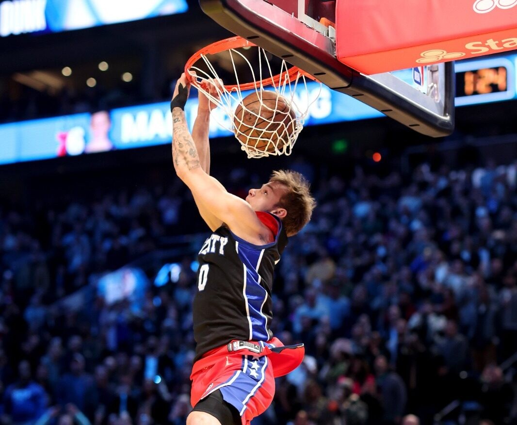 חגיגה באולסטאר ה-NBA: לילארד חגג בתחרות השלשות, מקלאנג בהטבעות | צפו