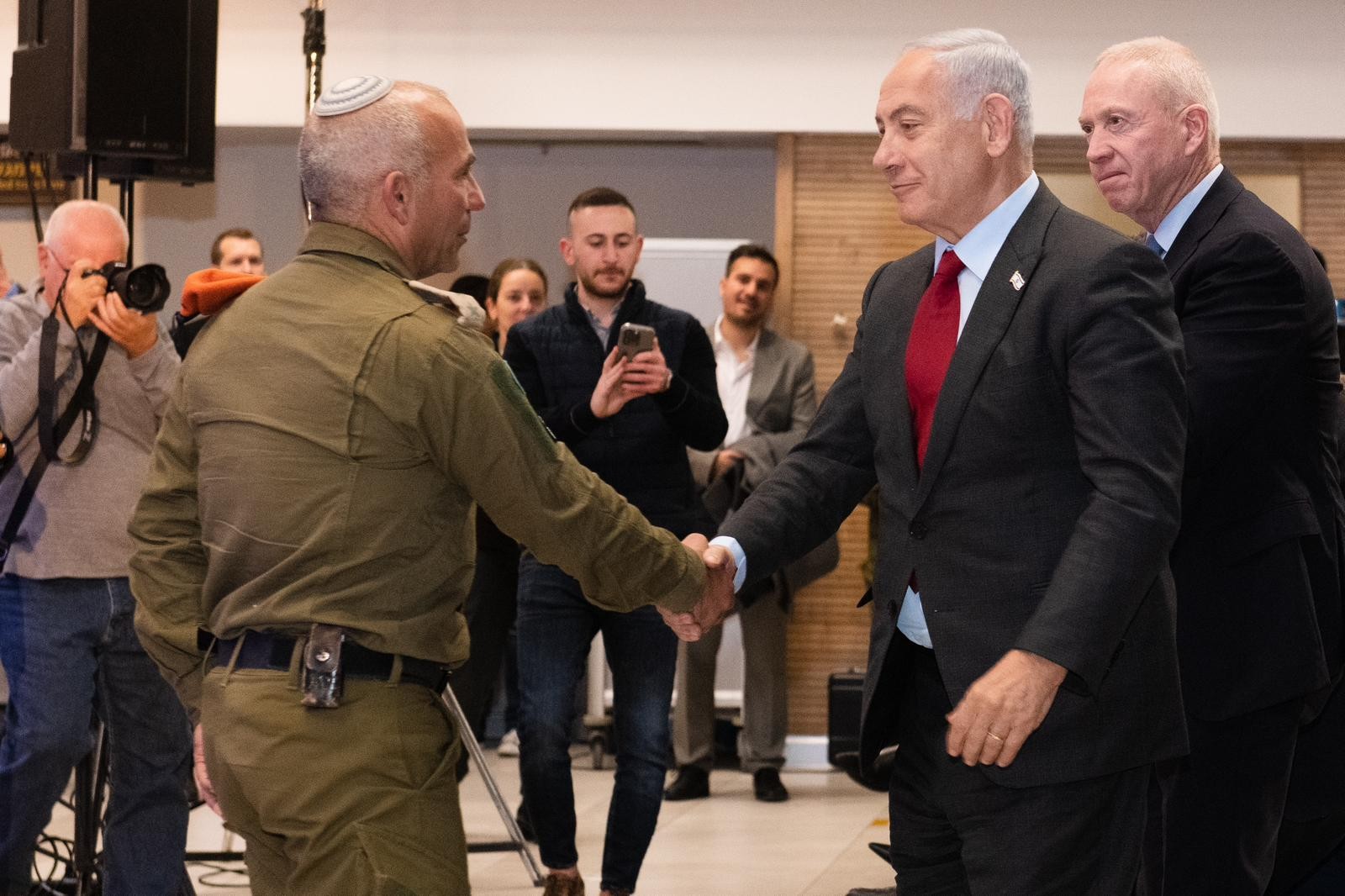 רה"מ למשלחת "ענפי זית": "הצלתם 19 עולמות, פניה היפות של ישראל"