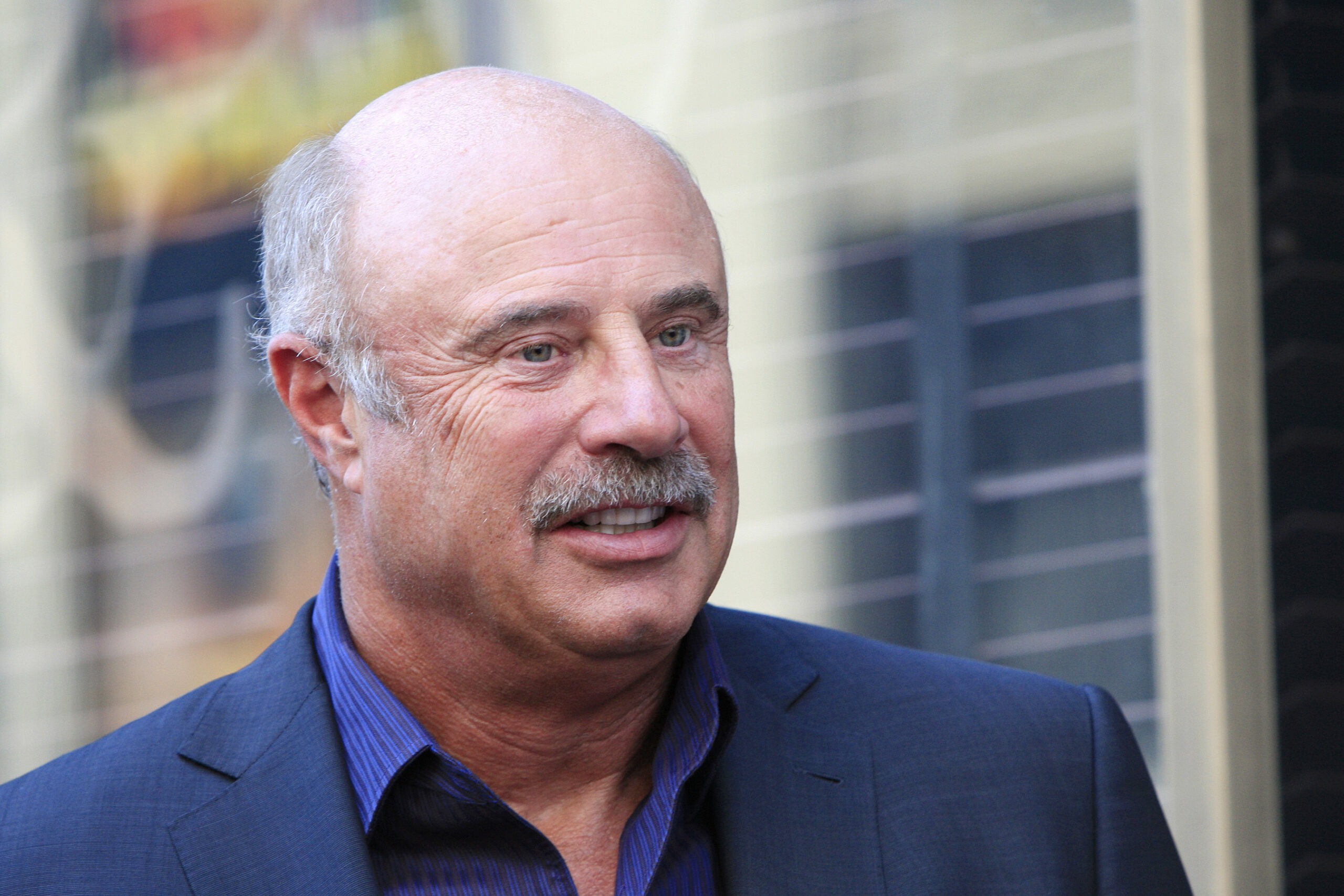 ד"ר פיל נגד אשתו של ראש העיר ממדאני: "עומדת לצד הטרור"